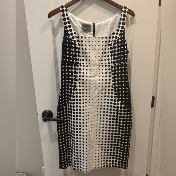 Muse Dresses & Skirts - Muse Women’s Black & White Sleeveless Dress